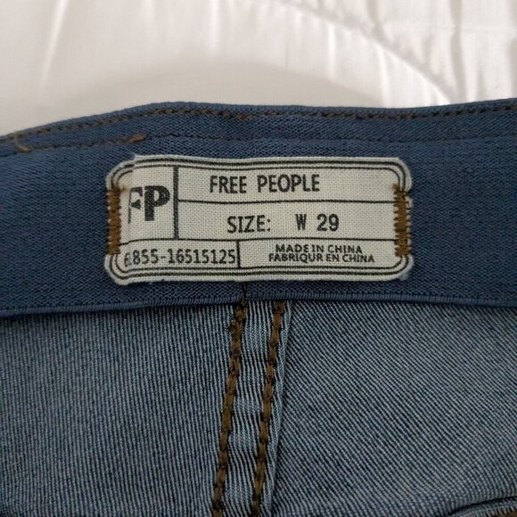 Free People Penny Pull-on Flare Jeans Women's Size 29 Medium Wash Denim - Picture 6 of 16